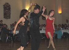 Samba mit 2 Damen